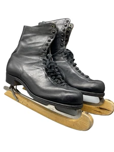Vintage Hyde Figure Skating Mens Missing a Lace Hook w/ Wood Blade Guards Sz 9? - Picture 1 of 24