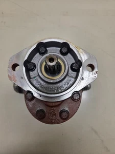 Gebrauchte Zahnradpumpe passend für John Deere 575 570 und kompatible Modelle MG690856 - Bild 1 von 4