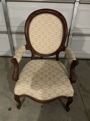 Silla victoriana vintage retapizada para mujer Foto 1 de 4