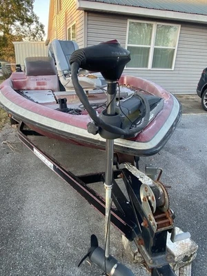 1997 18 Foot Procraft Bass Boat Complete With Trailer & 150 HP Mercury outboard - Image 1 of 4