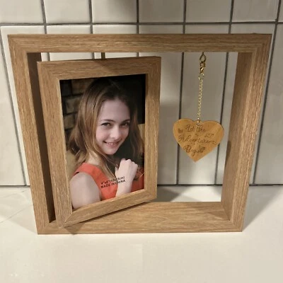 Marco de fotos de compromiso romántico flotante giratorio Let the Adventure Begin regalo Foto 1 de 4