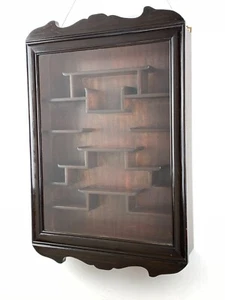 Asiatische Hänge Vitrine wohl Mahagoni Holz mit Glas Türe verschiedene Fächer - Bild 1 von 10