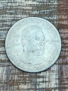 1946-51 P, D or S Booker T. Washington Half Avg Circ - Picture 1 of 2