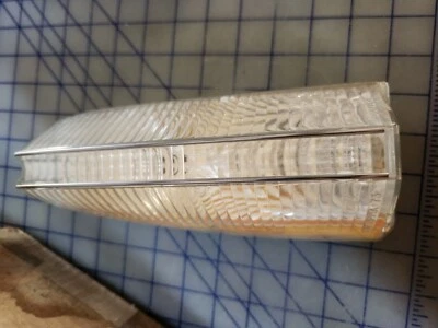 Lente de luz de estacionamiento Oldsmobile Toronado 1973 1974 1975 1976 5965602 Nuevo de Lote Antiguo Foto 1 de 4