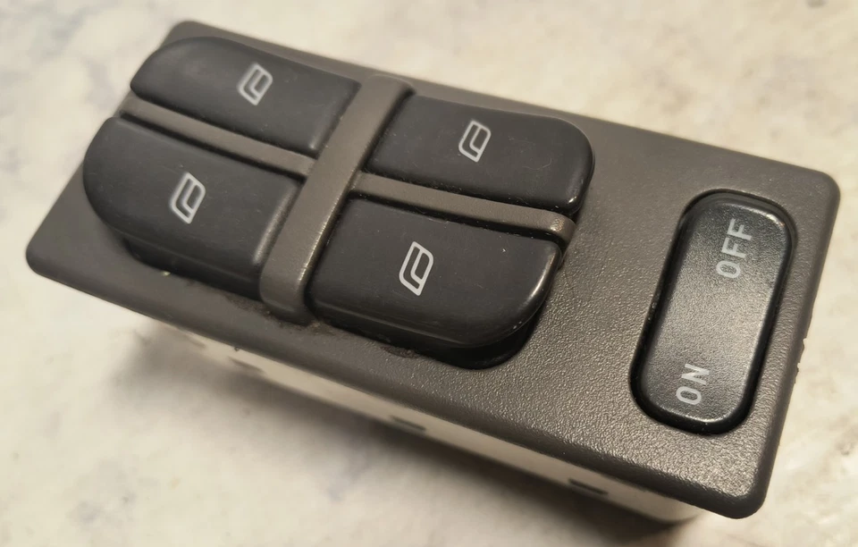 Saab 9-5 Turbo 航空电源窗口开关包 4616082 99 00 01 02 03 04 05 06 07  — 第 1/4 张图片