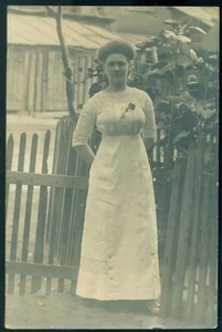 Joven Tetona Belleza Natural Mujer Bien Vestida Foto Real Zarista Rusia Letonia - Imagen 1 de 1