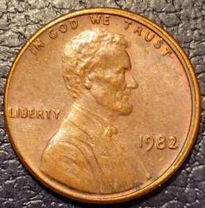1982 Misaligned Copper Lincoln Cent. Free Shipping.  - Picture 1 of 6