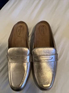 Clark’s Women's Leather Closed Toe Shoes Backless Slippers Gold Mules Size 8 - Picture 1 of 6