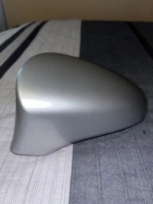 LEXUS OEM DRIVER OUTER MIRROR COVER 2014-2018 IS250 IS350 IS300 (1J4 SILVER) Foto 1 de 4