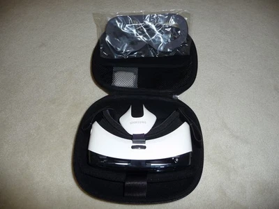 Samsung Gear VR SM-R320 Innovator Edition Oculus (para Galaxy Note 4) Foto 1 de 4