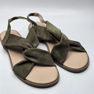 Journee Collection Criss Cross flache braune Damen-Wildledersandalen Größe 9 brandneu - Bild 1 von 8