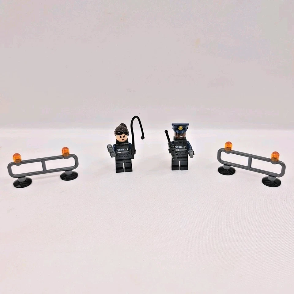 LEGO GCPD Oficial SWAT X2 Minifigura Dos Caras Doble Demolición Foto 1 de 4