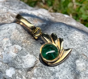 Unique! 18K Yellow Gold Natural Green Cabochon Emerald  Pendant - Picture 1 of 5