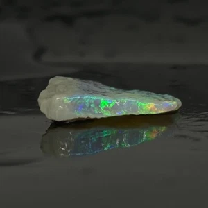 Beaming Australian Lightning Ridge Single Opal Cutter - Picture 1 of 5