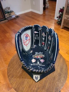 Yankees 2009 World Series Champions Commemorative Danbury Mint Keramikhandschuh. - Bild 1 von 10