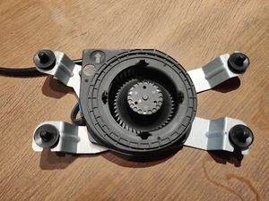 Jeep Cherokee 2015 - 2022 Cushion Seat Blower Motor 55057474AB - Picture 1 of 3