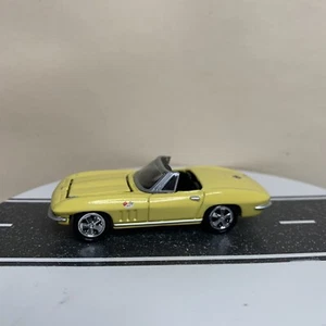 Johnny Lightning Pro Collector Series 1965 Corvette Convertible Light Yellow NM - Picture 1 of 14