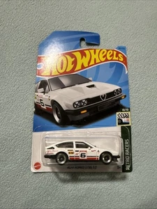 Alfa Romeo GTV6 3.0 Retro Racers Hot Wheels - Picture 1 of 7