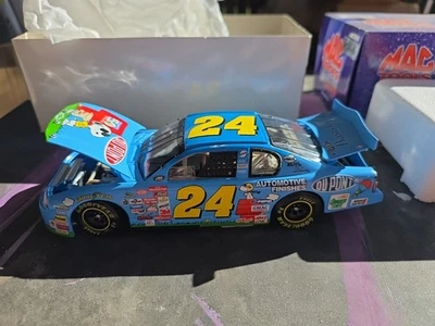 Coche diecast Jeff Gordon 2000 NASCAR Dupont Peanuts escala 1:24 Foto 1 de 4