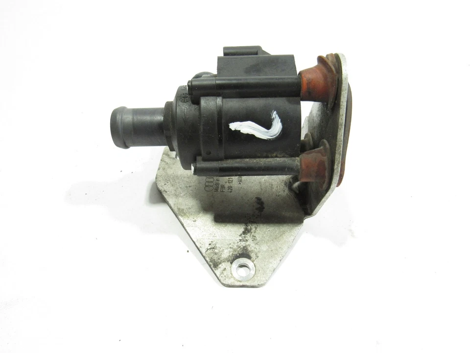 Bomba de agua refrigerante auxiliar Audi R8 V10 2015 14-17 con soporte; $8 Foto 1 de 4