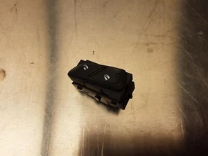 2014-2019 C7 Chevrolet Corvette OEM Right Passenger Door Lock Switch 22916533 - Picture 1 of 2