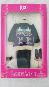 1995 Fashion Avenue Barbie Ken Doll Green KNIT Sweater Outfit Mattel 14676 NRFB - Imagen 1 de 6