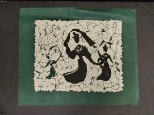 1960er CHINESISCHER ÄRMELTANZ BATIK Gemälde - grün - tanzen 17" x 14" - UNBENUTZT - Kunst - Bild 1 von 10