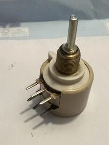 Potenziometro Erie C4 100k+100k Log Perno 4 mm NOS Rimanenza Di Magazzino - Foto 1 di 6