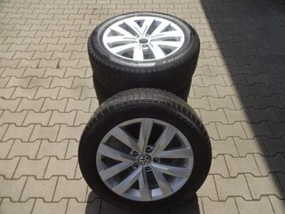 Original VW Arteon Alufelgen Pirelli Winterreifen 215/55R17 Winterräder 4-5mm - Bild 1 von 4