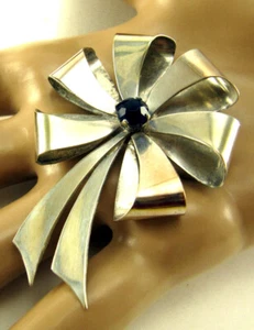 Vintage White gold Double Bow Harry Iskin Pin 1/20 10K gold w faceted blue stone - Picture 1 of 7