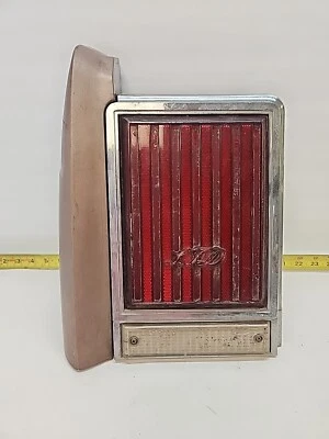 Luz trasera de extensión de guardabarros LH usada OEM 1983-86 Ford Crown Victoria (SVM171) Foto 1 de 4