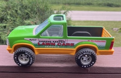 Camioneta pickup vintage años 80 Nylint Greens Keeper cuidado del césped Foto 1 de 4