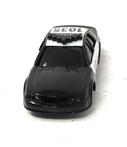 Coche de policía de madera de heno fundido a presión Maisto - Imagen 1 de 5