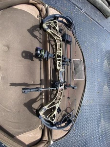 Brand new Bow tech RPM 360 with soft case and release 70 pound max - Picture 1 of 11