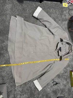 Gabardina Regent Park beige con botones para mujer talla grande con bufanda Foto 1 de 4