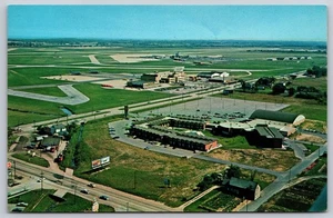 Postal cromada del Aeropuerto Internacional General Mitchell Field Milwaukee Wisconsin - Imagen 1 de 3