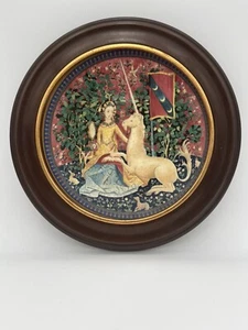 "The Lady & The Unicorn - La Vue" Plate w/ Wood Frame - Number 2283/7500 - Picture 1 of 7
