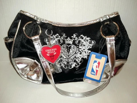 Chicago Bulls PURSE Bag Womens Purse  NEW Cover