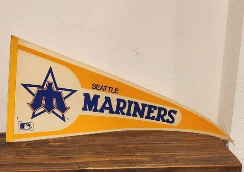 Vintage 1980's Seattle Mariners Baseball Club Pitchfork Team Logo Pennant MLB Cover
