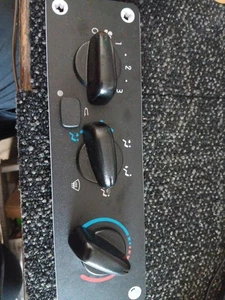 A2257054007 FREIGHTLINER M2 106 TEMPERATURE CONTROL 3572892 Free Shipping M107 - Picture 1 of 4