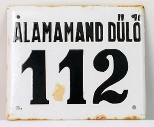 VTG WHITE ENAMEL PORCELAIN STREET SIGN BUDAPEST HUNGARY ~7" ALAMAMAND DULO 112 - Picture 1 of 1