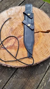 Doppio Kombat UK Marino Bowie Coltello Pelle Guaina Bushcraft Props Film - Foto 1 di 12