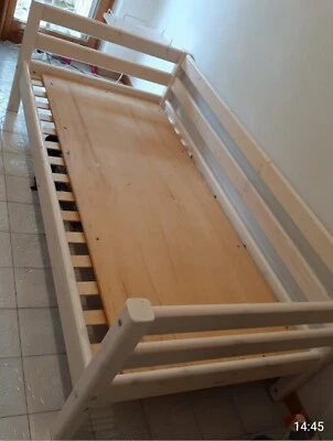 letto  Flexa, Predisposto  Per Castello,in L egno bianco Con Doghe E Comodino  - Immagine 1 di 4