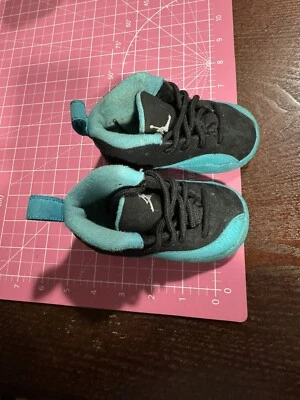 Nike Air Jordan 12 Retro Hyper Jade Niño Pequeño Talla 4C, Usado Foto 1 de 3