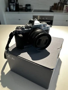 Nikon Z fc with Nikkor Z DX 16-50mm. Low 1299 Shutter Count + Accessories - Picture 1 of 5