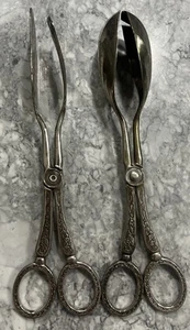 JUEGO DE 2 PINZAS PARA SERVIR Y ENSALADAS ORNAMENTADAS DE COLECCIÓN CHAPADAS EN S EP ALEACIÓN DE ZINC - Imagen 1 de 8