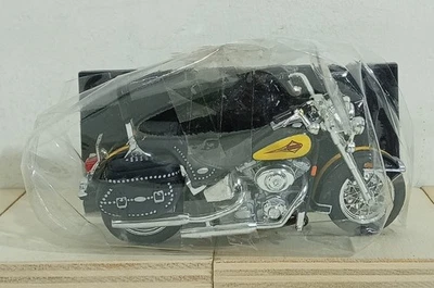 I125669 MAISTO 1/18 - Harley Davidson 2000 FLSTC Heritage Softail Classic - Immagine 1 di 4