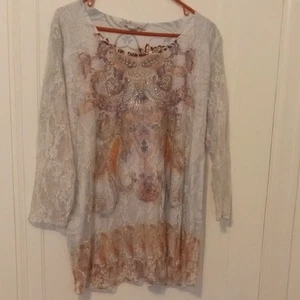 women 1x long sleeve Lace Tunic with Intricate Design - Picture 1 of 5