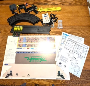 VINTAGE 1990 TYCO "DAYS OF THUNDER" ELECTRIC SLOT CAR RACING SET - Picture 1 of 11