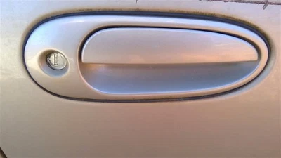 Maçaneta externa da porta direita do passageiro compatível com 99-05 Oldsmobile Alero fabricante de equipamento original - Imagem 1 de 4